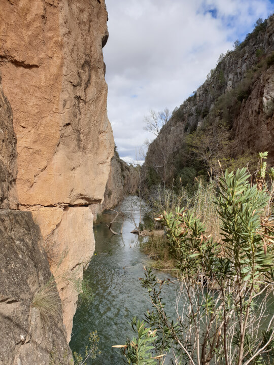 Erste Hängebrücke von Chulilla, vom zweiten aus gesehen